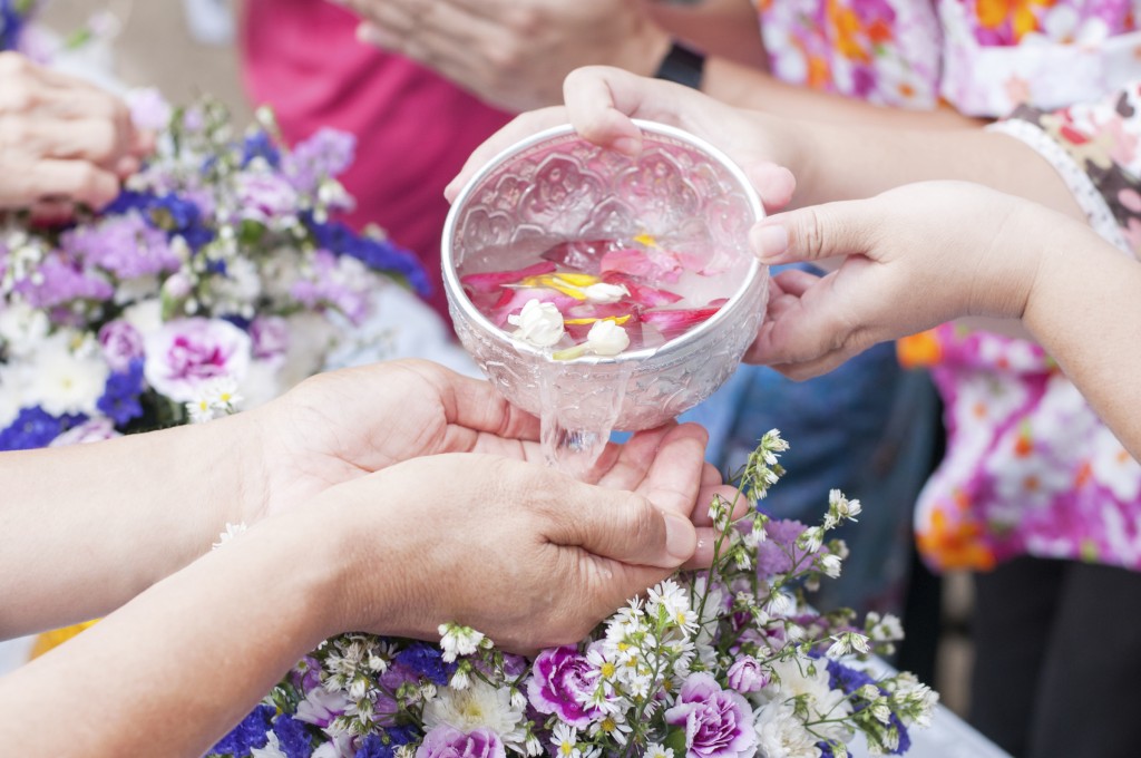 songkran offering